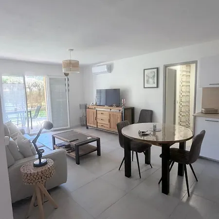 3-room Single-story With Small Garden Appartement La Seyne-sur-Mer