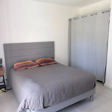 Apartment 3-room Single-story With Small Garden *